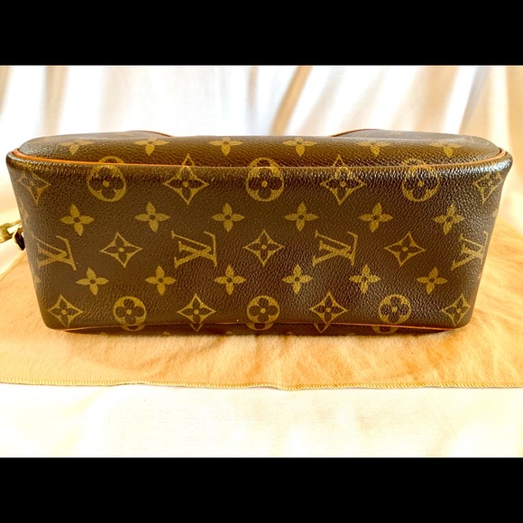 ❌ SOLD ❌Pre-owned Louis Vuitton Trouville Handbag - Picture 10 of 16
